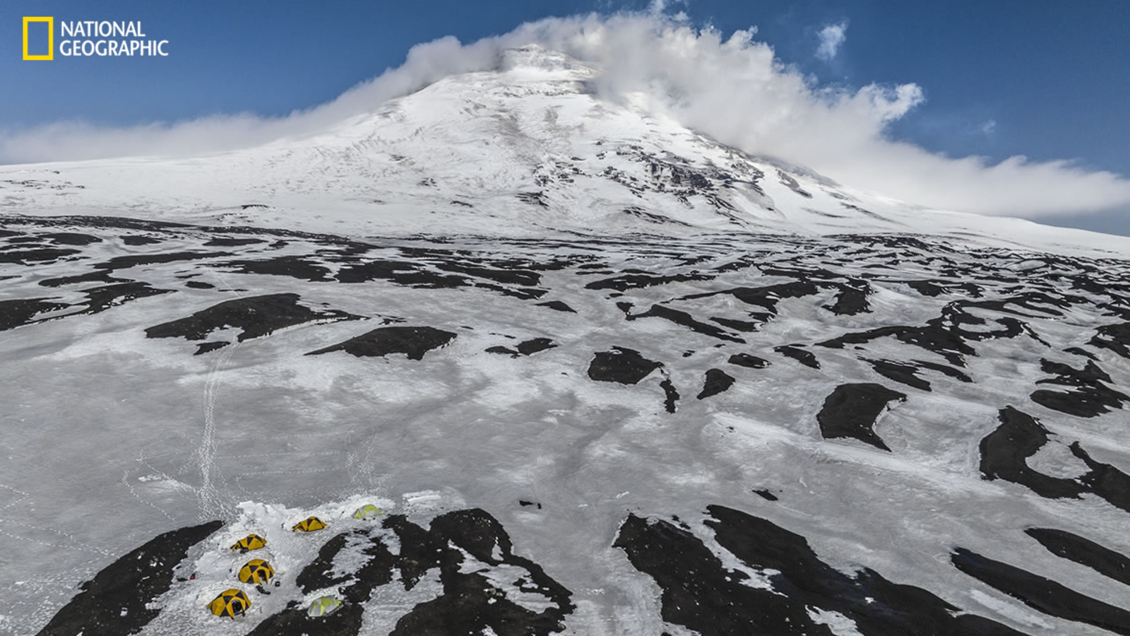 Unexplored volcano at the ends of the Earth holds something truly rare at the top: a lake of fire - Vimarsana News