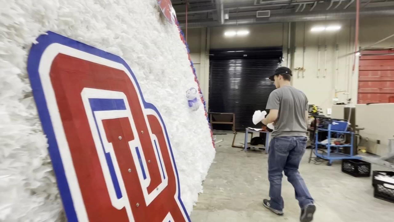 Oak Ridge high school builds 150 foot long mum