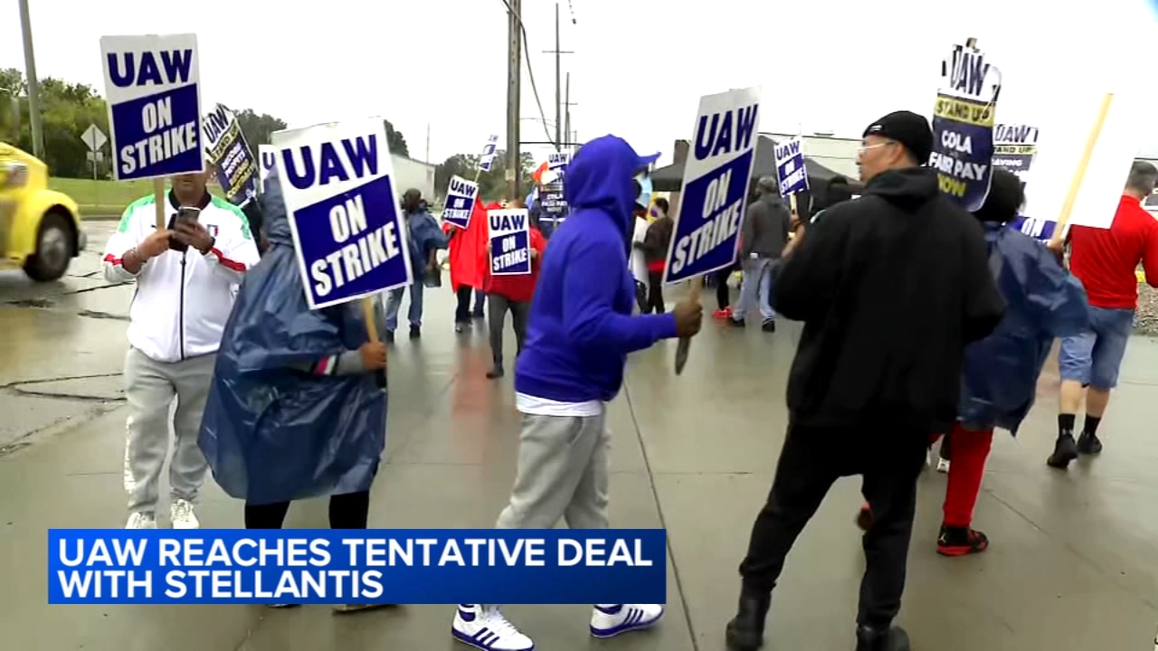 UAW, Stellantis reach tentative contract deal: AP Sources