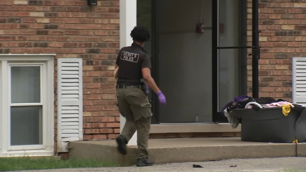 Man charged after teen, woman fatally shot at suburban home: police