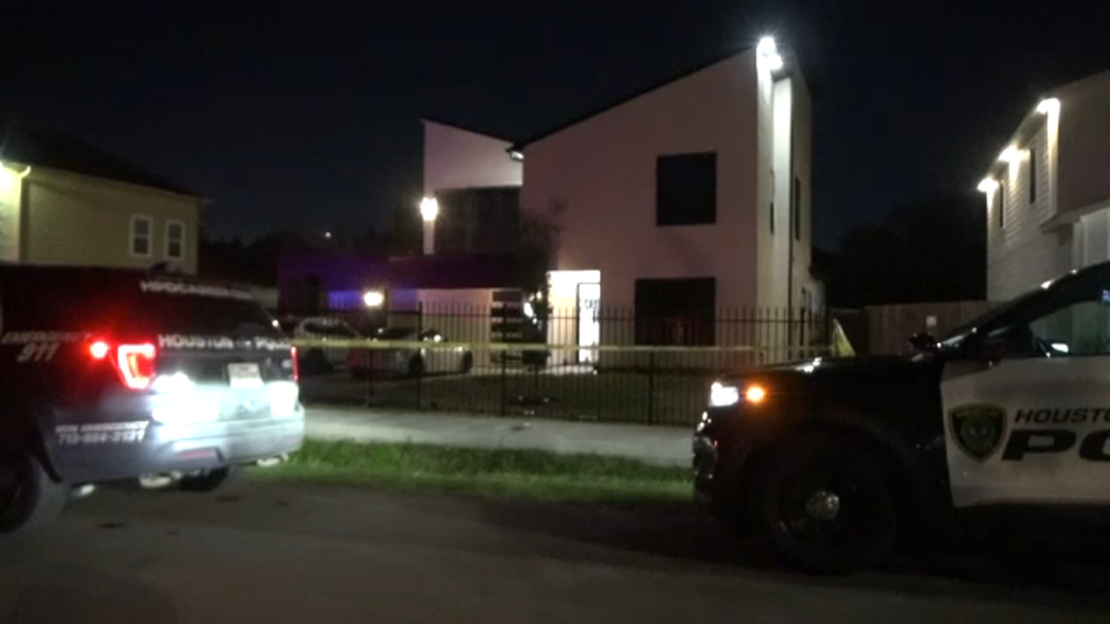 Murder suicide attempt: Man stabbed wife to death, tried to kill himself while 8-year-old child was home in Brookhaven, HPD says - Vimarsana News