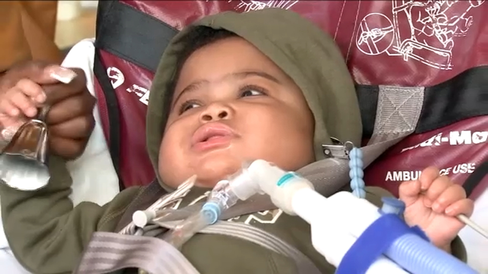 Micro preemie baby heads home with family after spending 16 months at