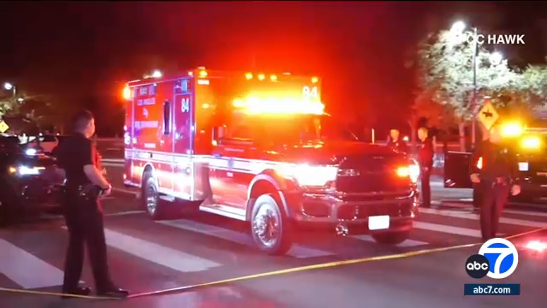 Policía mata a sospechoso armado afuera de restaurante en Calabasas
