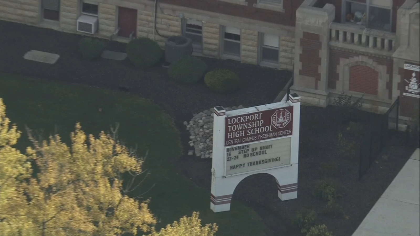 Lockport Township HS evacuates central campus after partial ceiling collapse Lockport Township HS evacuates central campus after partial ceiling collapse