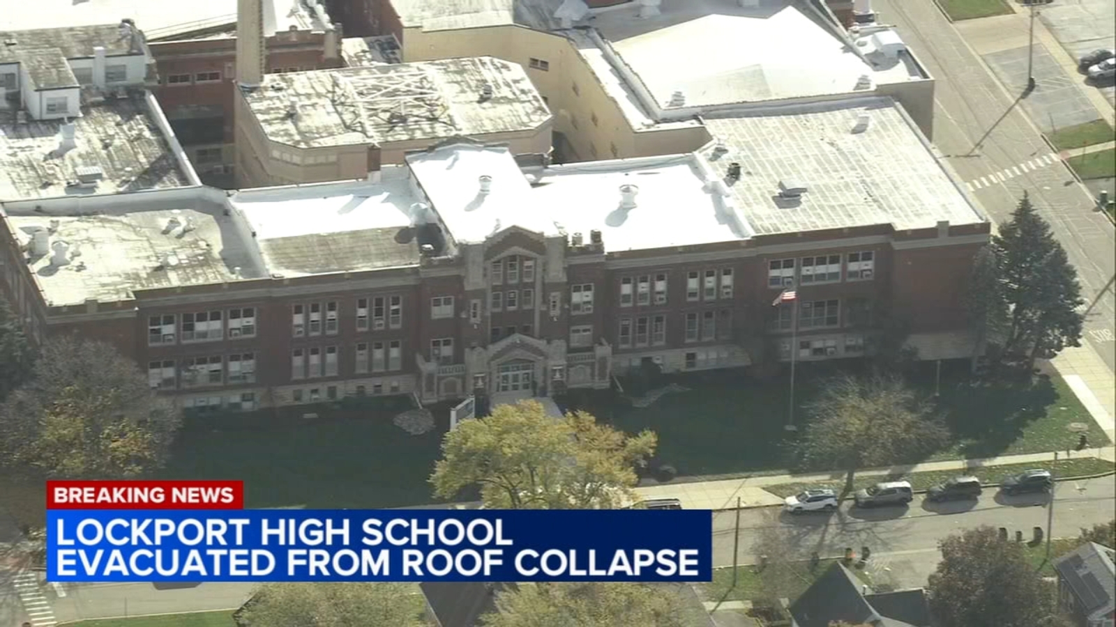 Lockport Township HS evacuates central campus after partial ceiling collapse - Vimarsana News