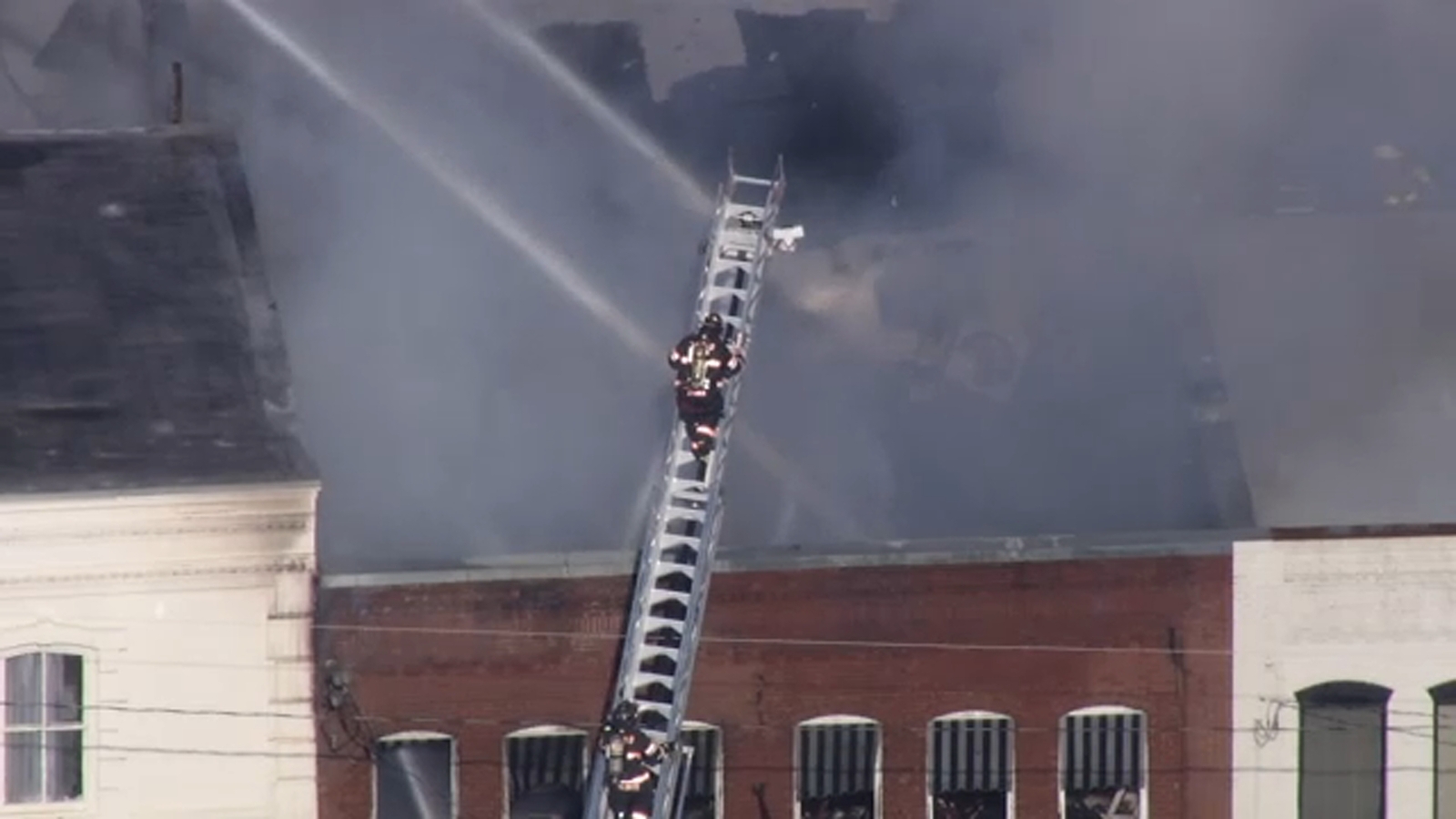 Oxford Building Fire | Crews on scene of massive fire in downtown Oxford; Detours in place - Vimarsana News