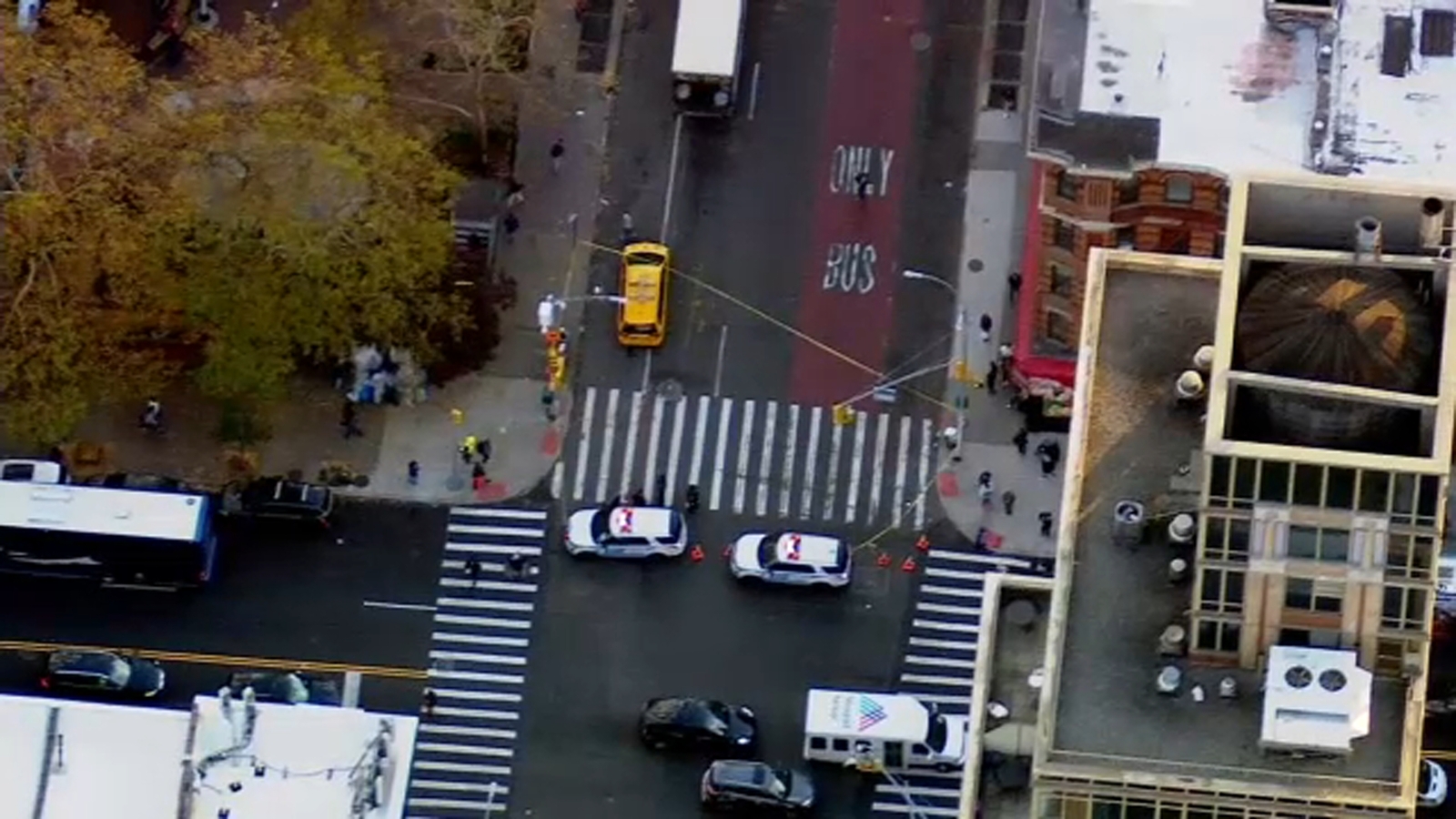 Crossing guard struck by yellow taxi on Upper East Side - Vimarsana News