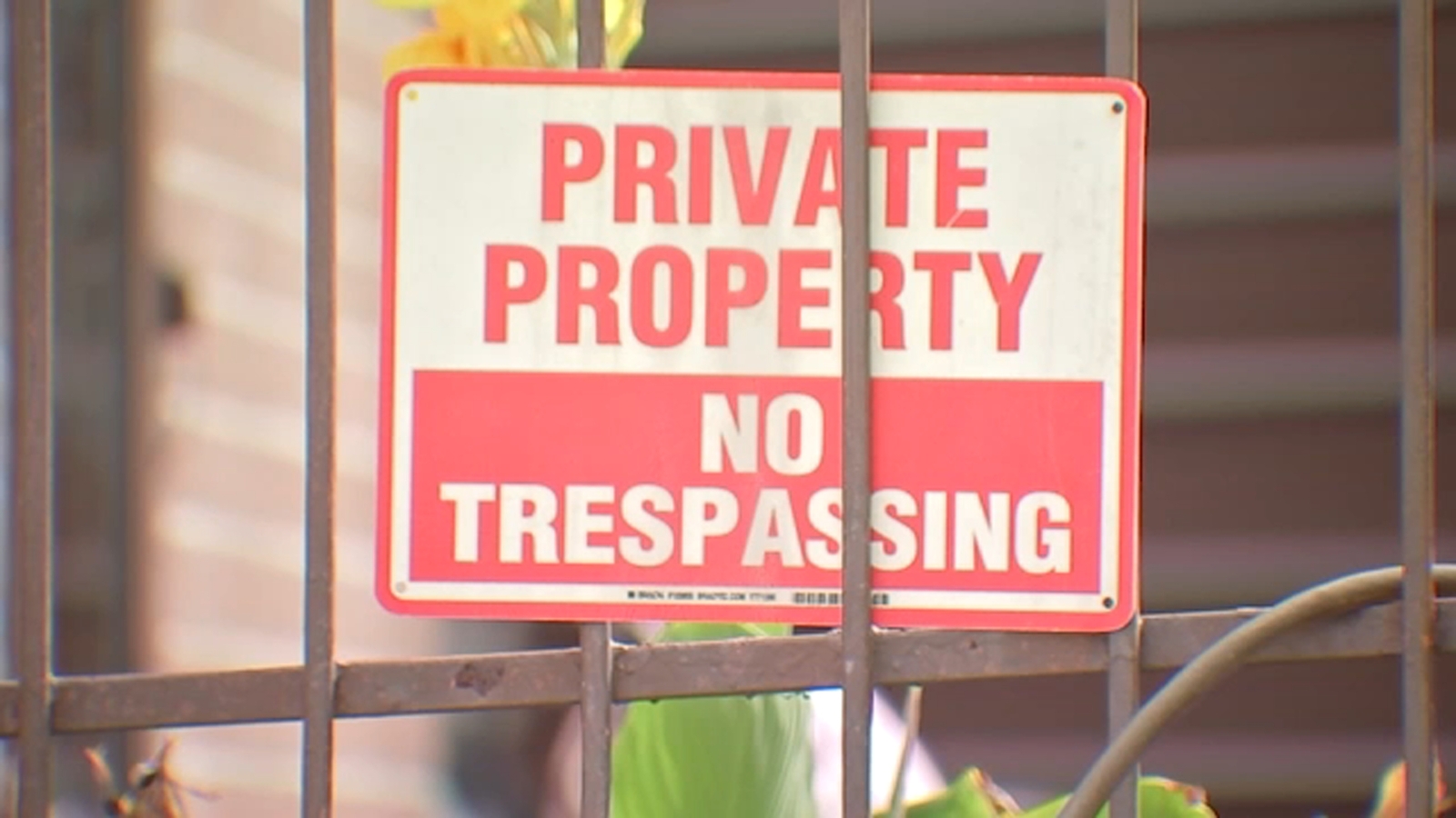 Missouri City utility workers: Homeowner furious after contractors unexpectedly work in yard, demanding some sort of notice - Vimarsana News
