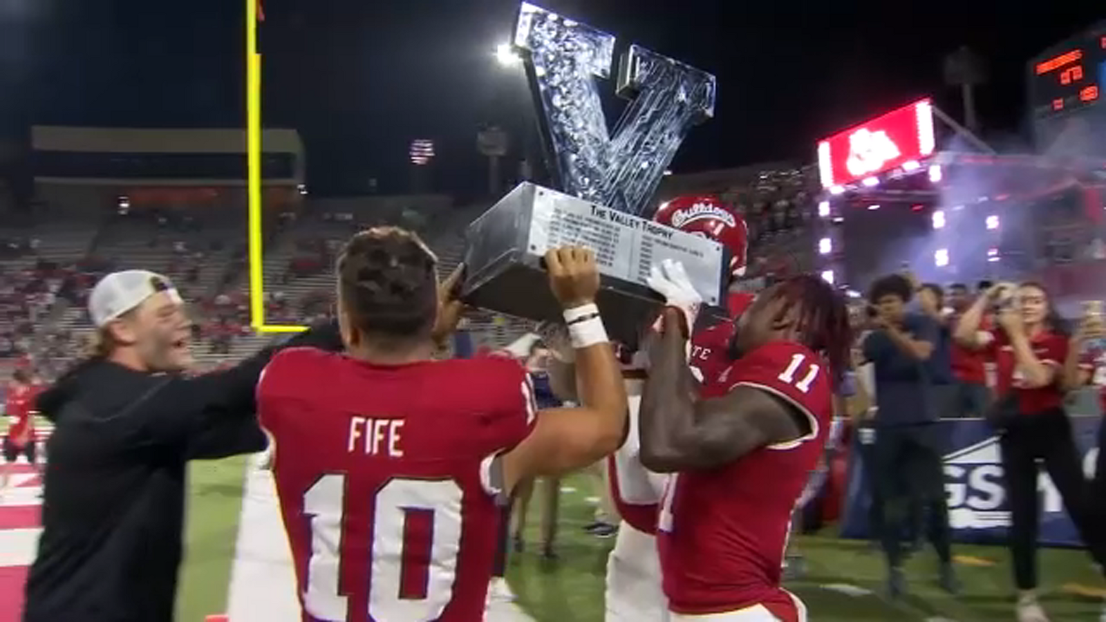 Battle for the Valley Bulldogs prep for Spartans on the road