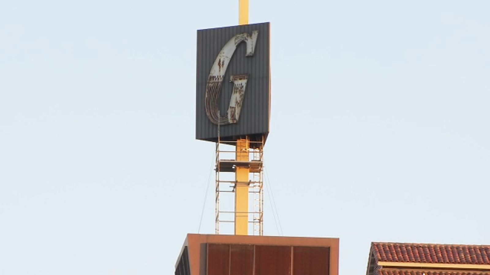 Iconic 'G' sign in Downtown Fresno to be replaced soon - ABC30 Fresno