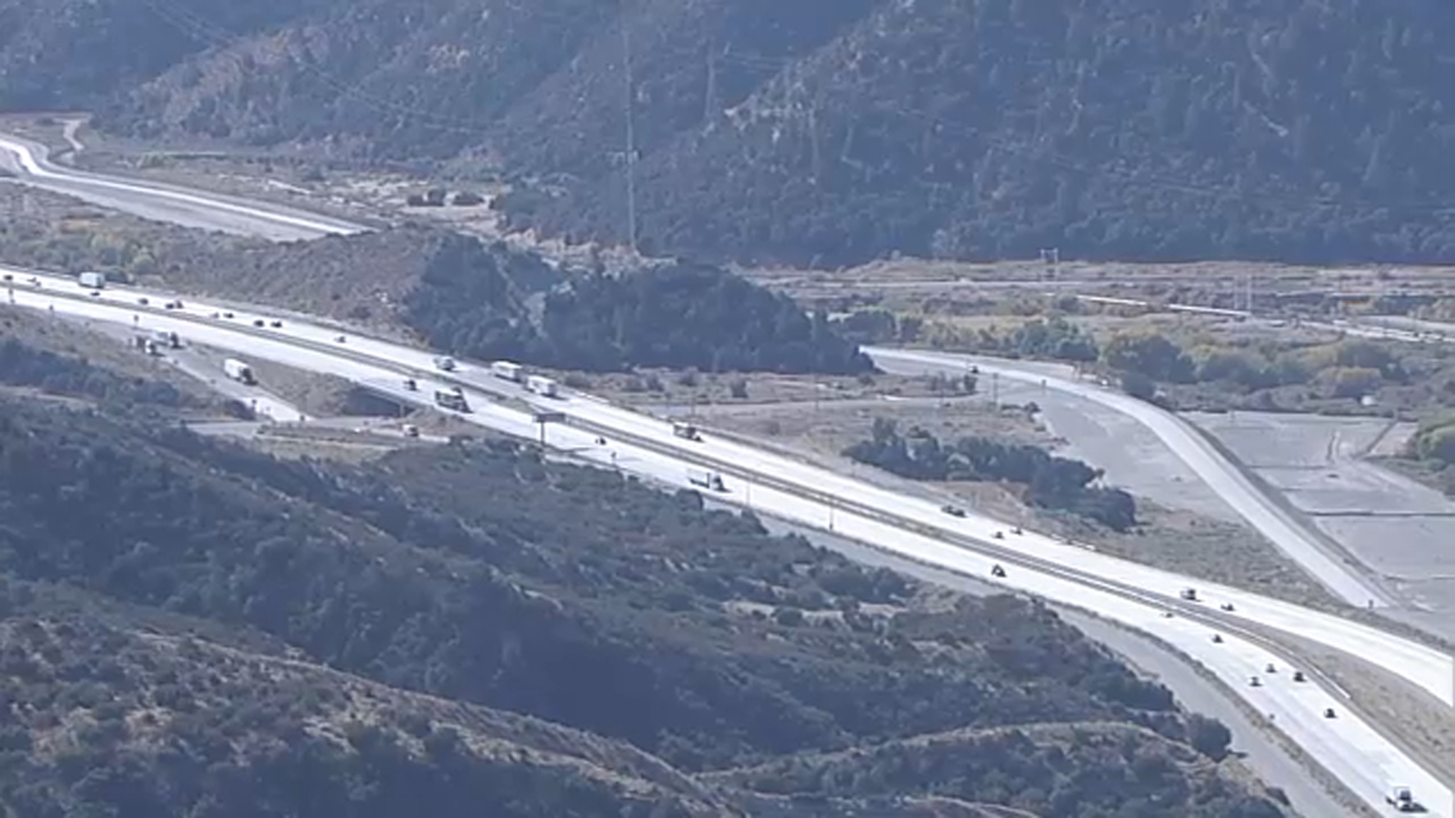 Bus driver experiences fatal medical emergency, pulls over on 5 Freeway