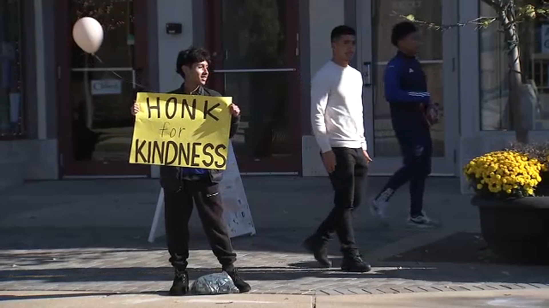 Downtown La Grange High School Students Spread Kindness on World