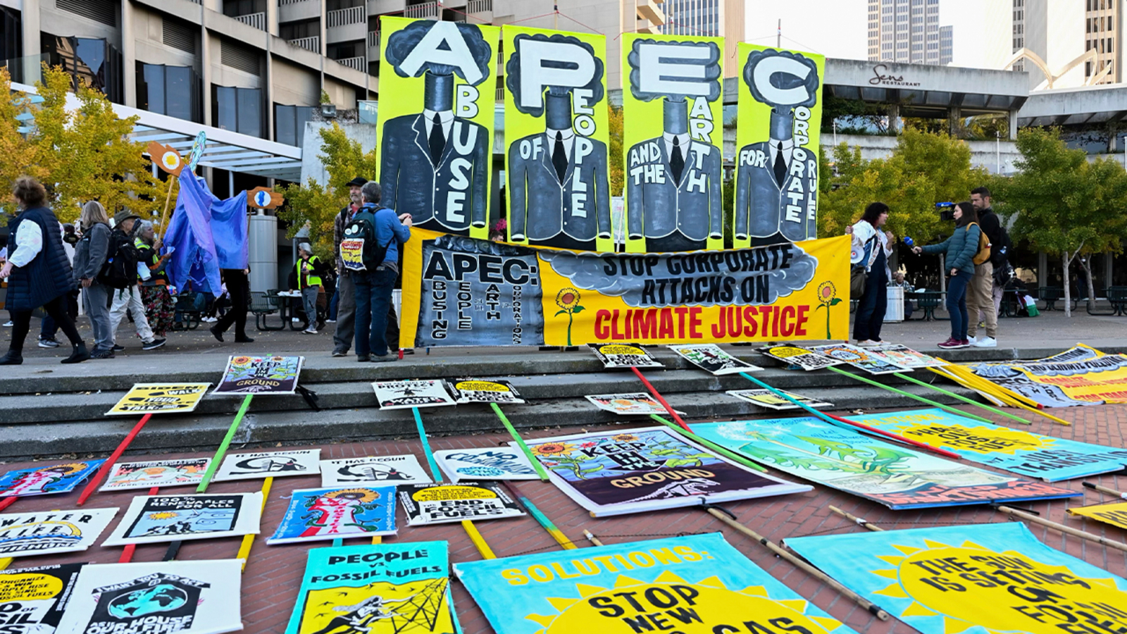 Protesters rally against world leaders, Israel-Hamas war as APEC summit commences in San Francisco - Vimarsana News