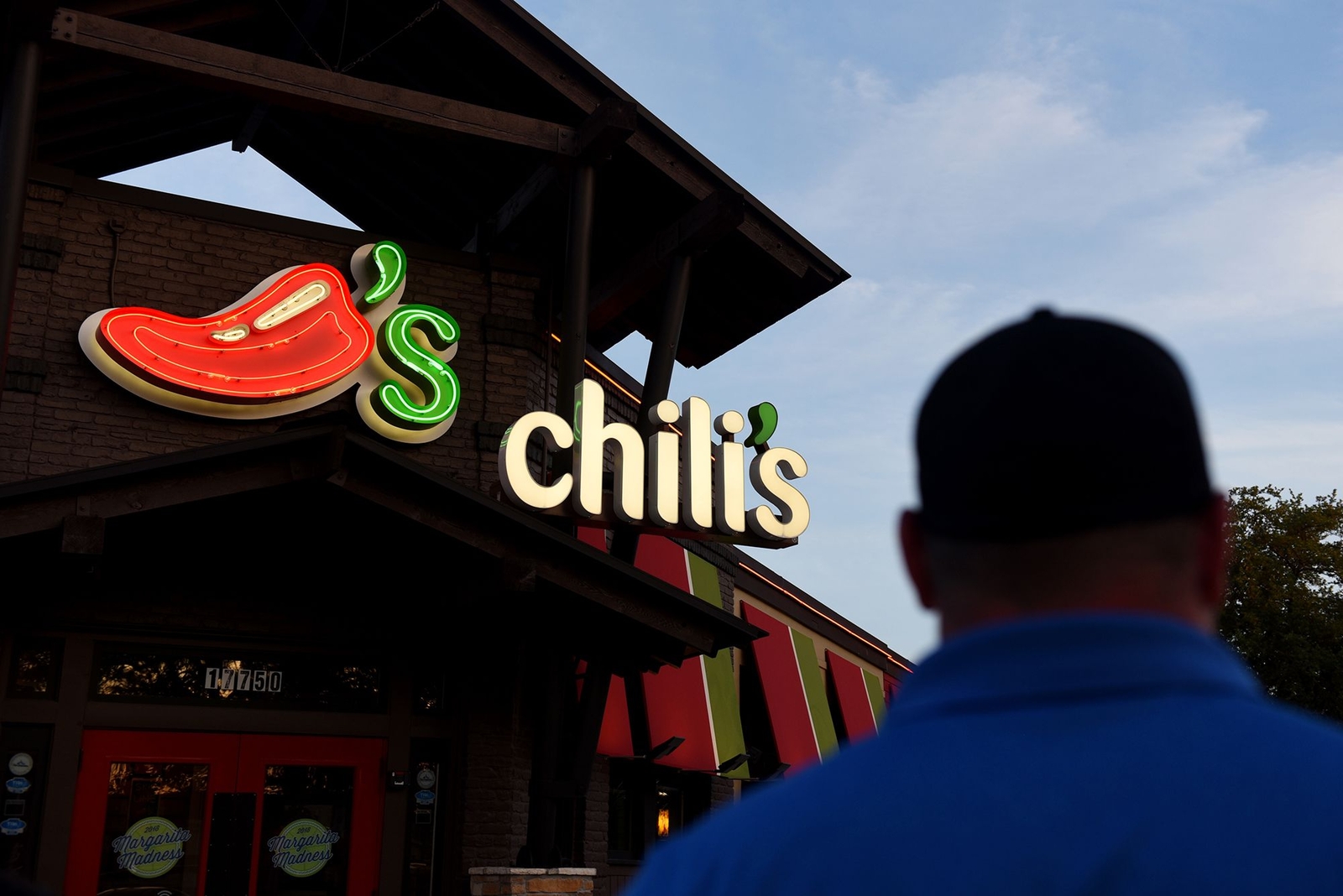 Chili's restaurant chain hires Boyz II Men to sing new version of