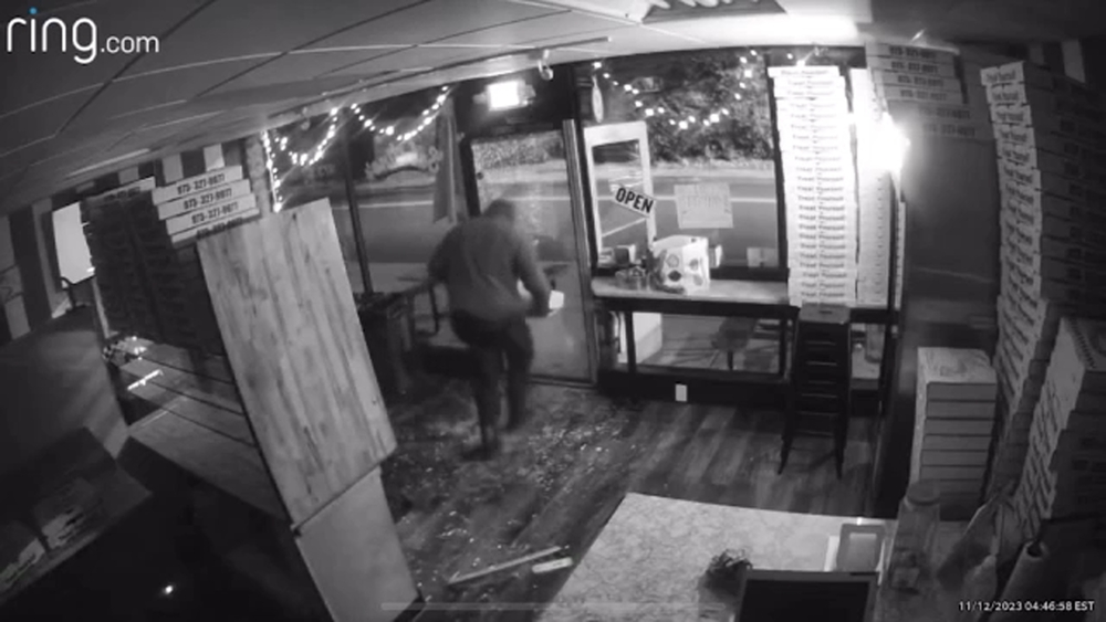 Smash-and-grab burglaries target 2 NJ restaurants