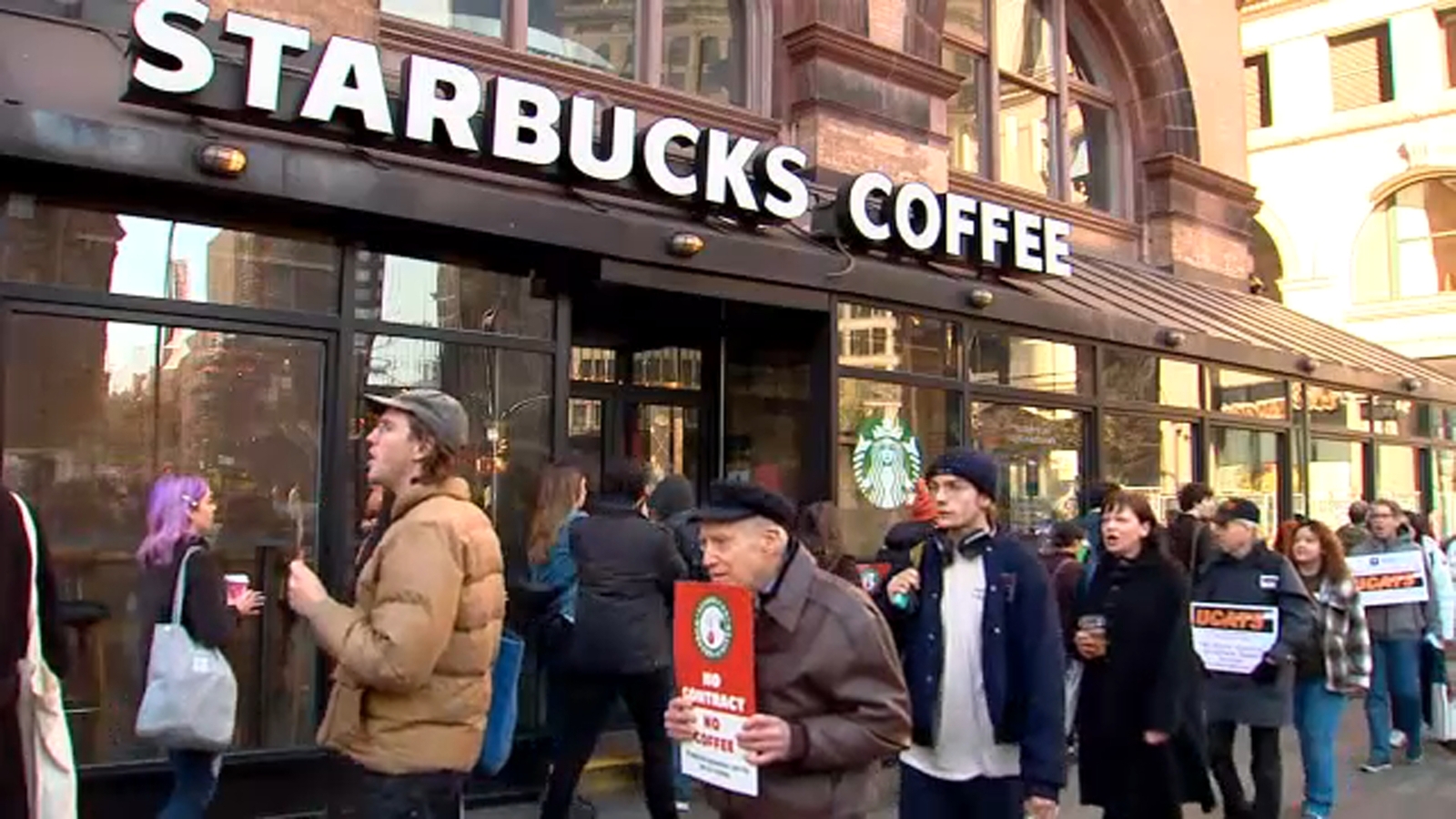 Thousands of Starbucks workers expected to go on 1-day strike, on Red Cup Day - Vimarsana News