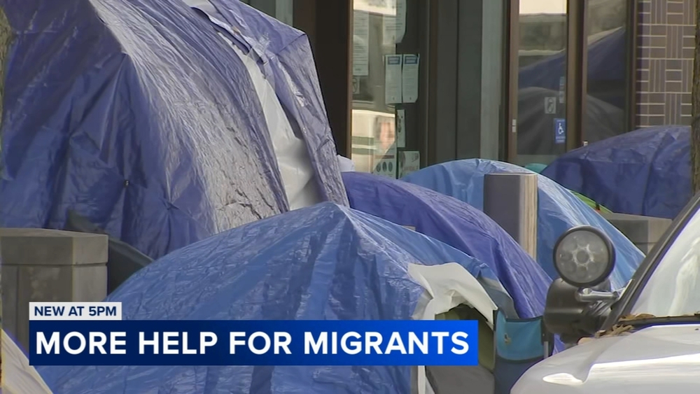 Community members, volunteers react to Gov. Pritzker's migrant crisis plan