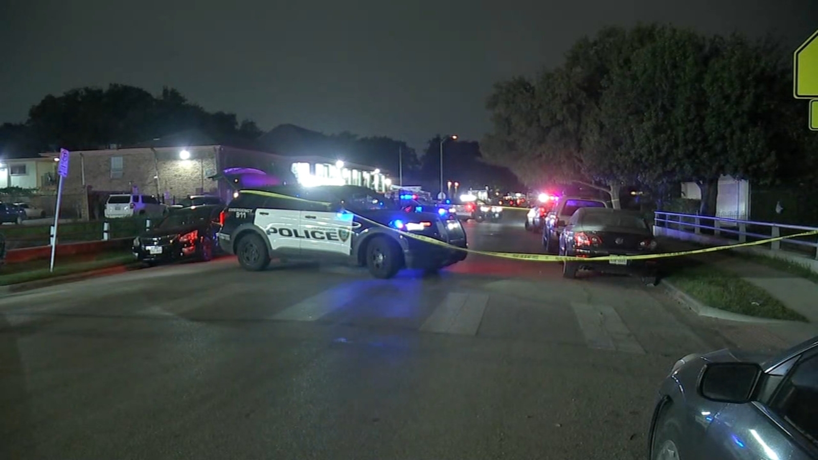 Man found dead with multiple gunshot wounds along bayou walkway in west Houston, police say - Vimarsana News