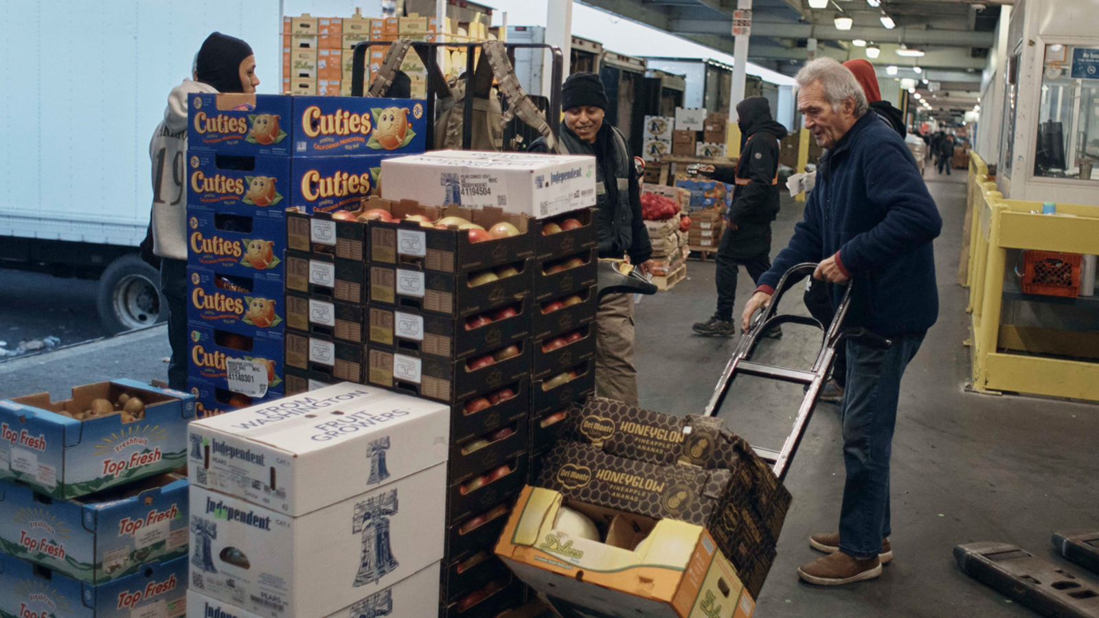 Busiest day of the year for Hunts Point Produce Market ahead of ...