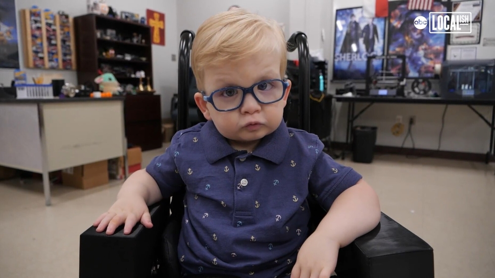 Child gets wheelchair accessories thanks to high school class