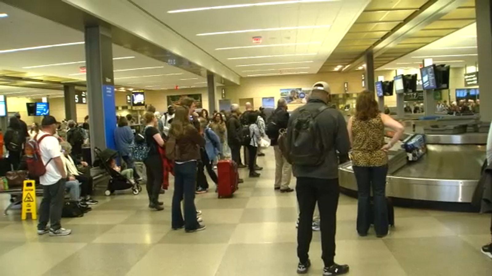 Holiday travel at Raleigh-Durham International Airport marred by delays, long lines - Vimarsana News