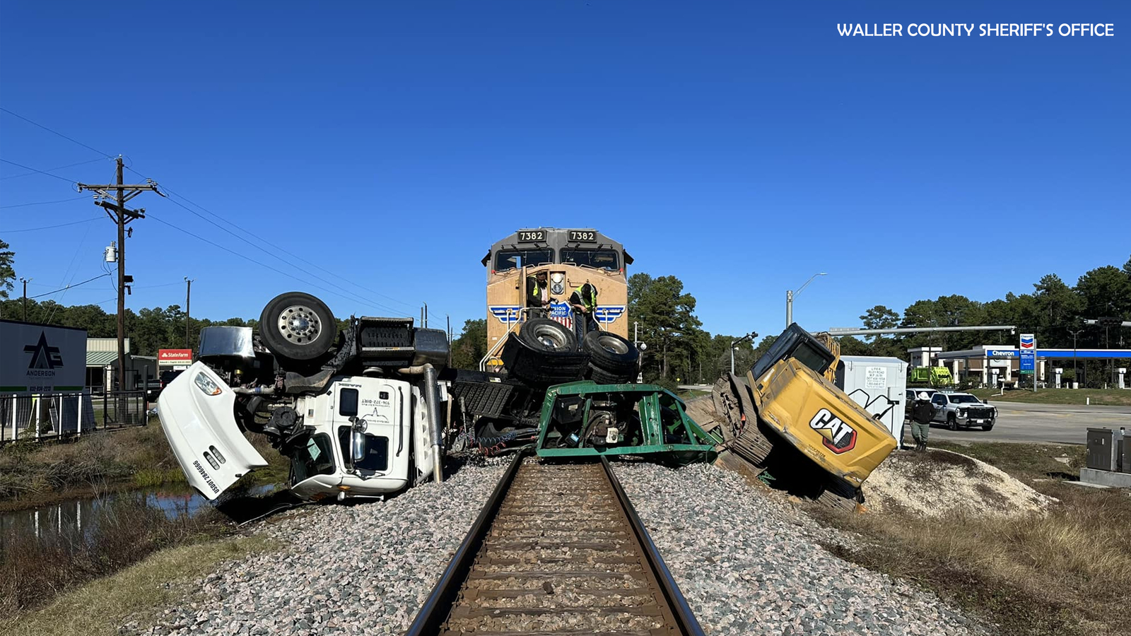 Waller County crews clear incident involving 18wheeler stuck on train