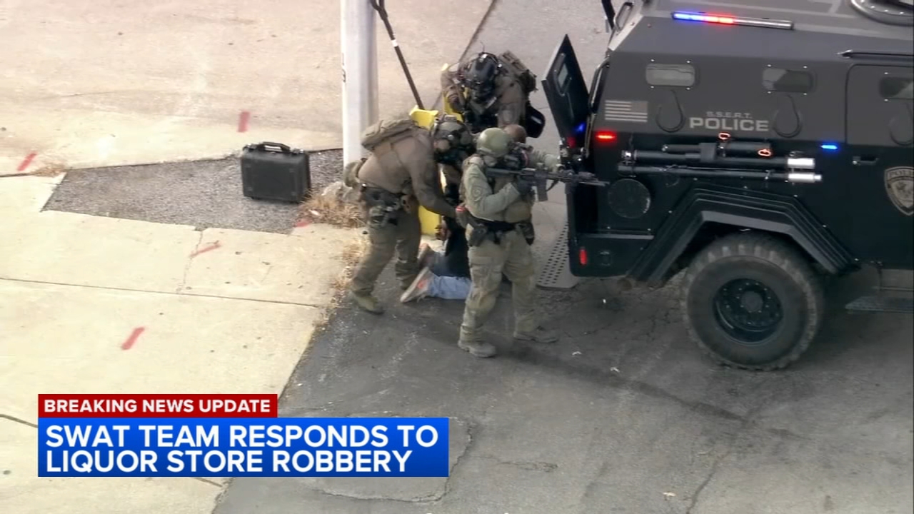 SWAT team responds to Midlothian liquor store robbery