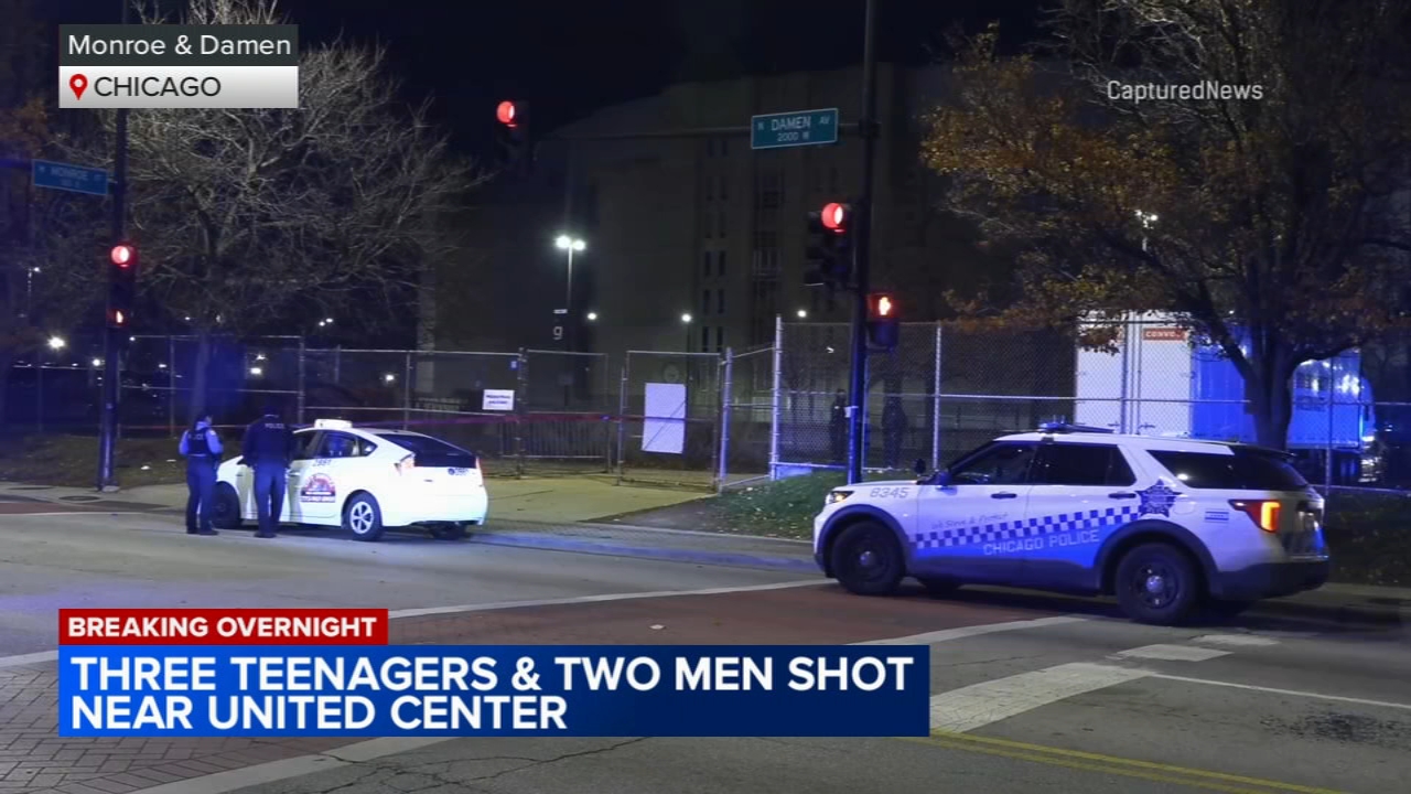 5 wounded in shooting near United Center