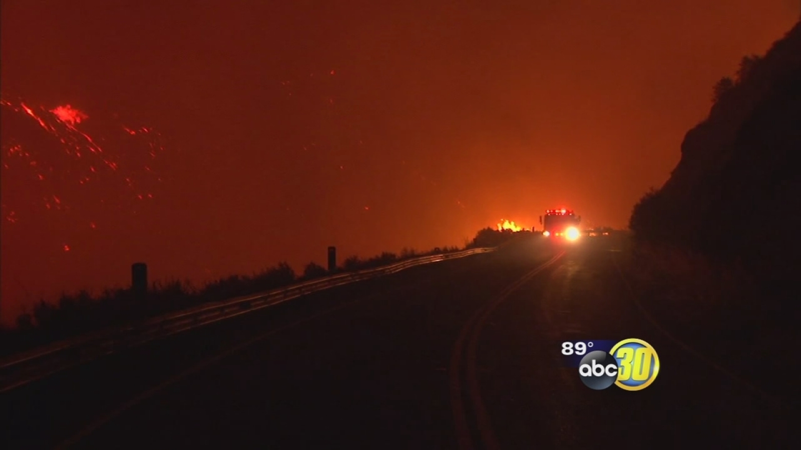 Wildfire near Coalinga burns 2900 acres, threatens structures ABC30
