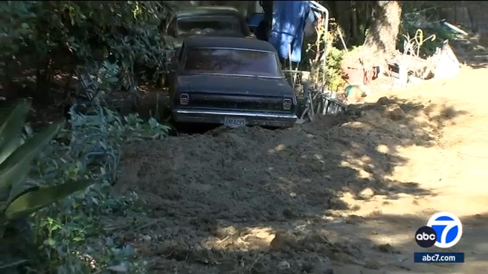 Hacienda Heights residents say they reported water leak long before sinkhole, flooding - Vimarsana News