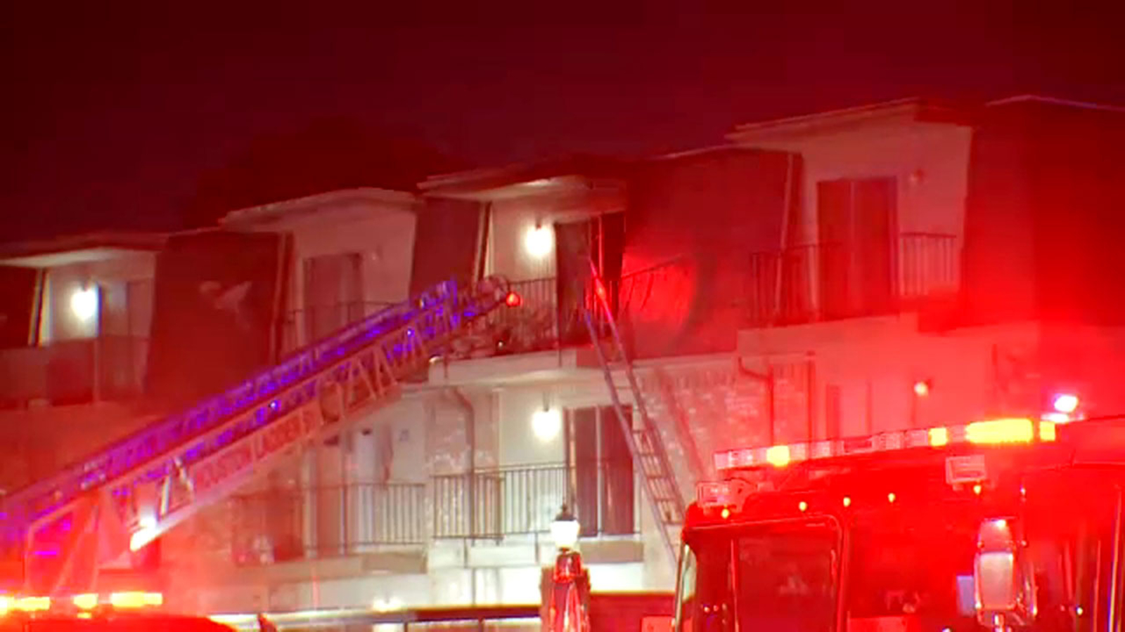 Houston apartment fire death 1 man found dead, another man rescued in