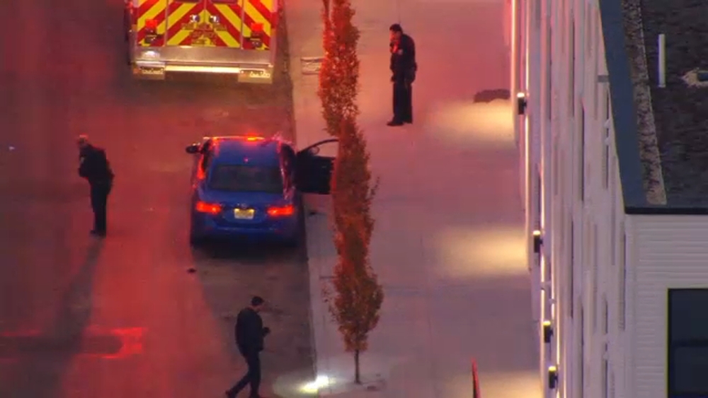 2 men shot and killed inside car in North Philadelphia