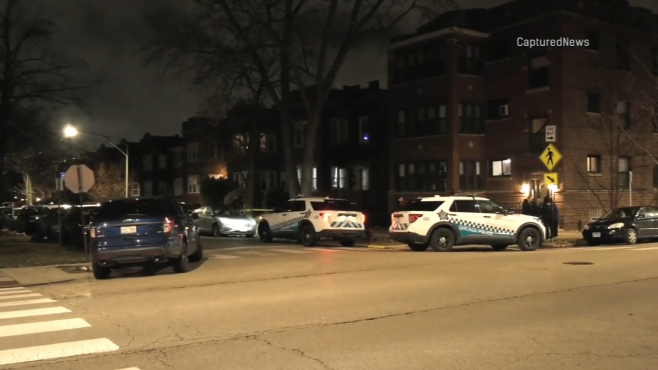Woman shot, critically injured inside NW Side home: Chicago police