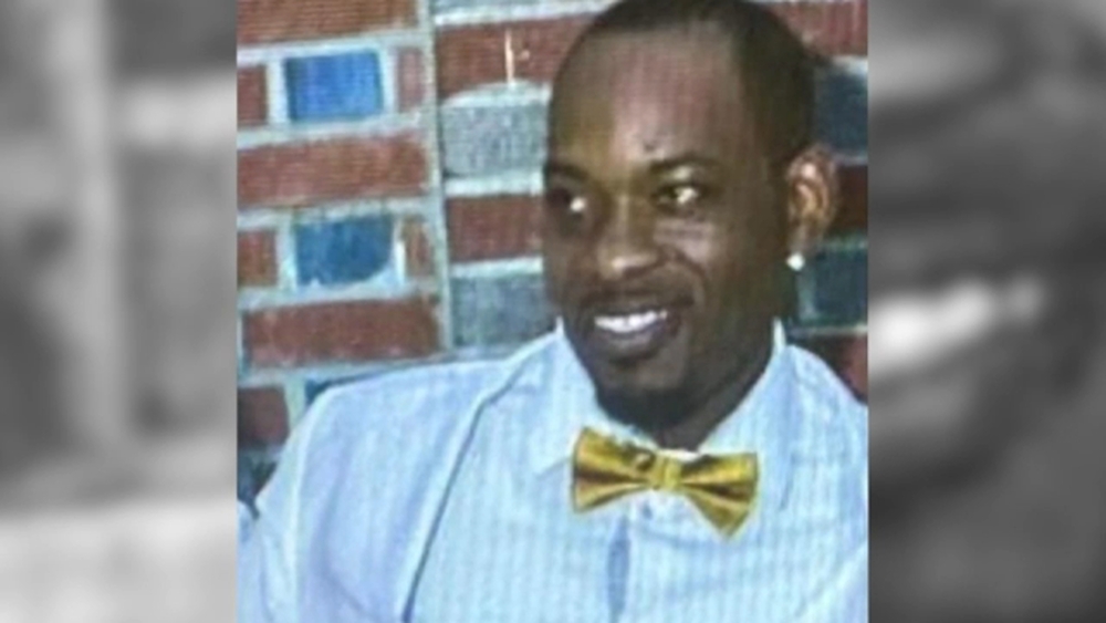 Stabbing spree suspect's mother says she feared for her own safety