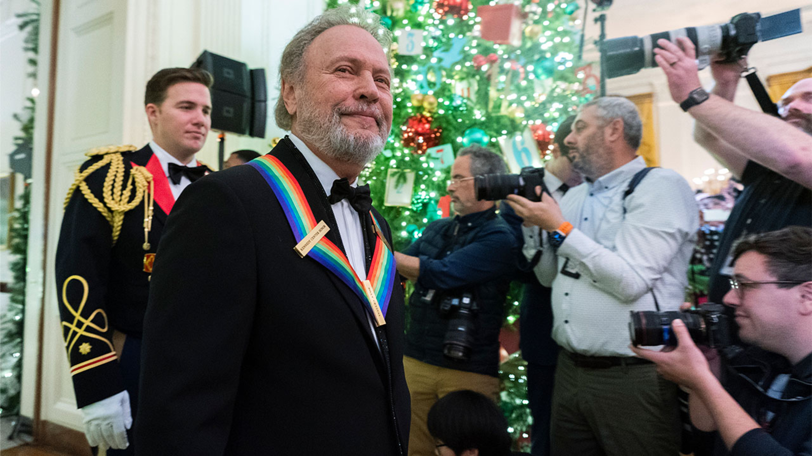 Kennedy Center Honors fetes new inductees, including Queen Latifah, Billy Crystal and Dionne Warwick - Vimarsana News