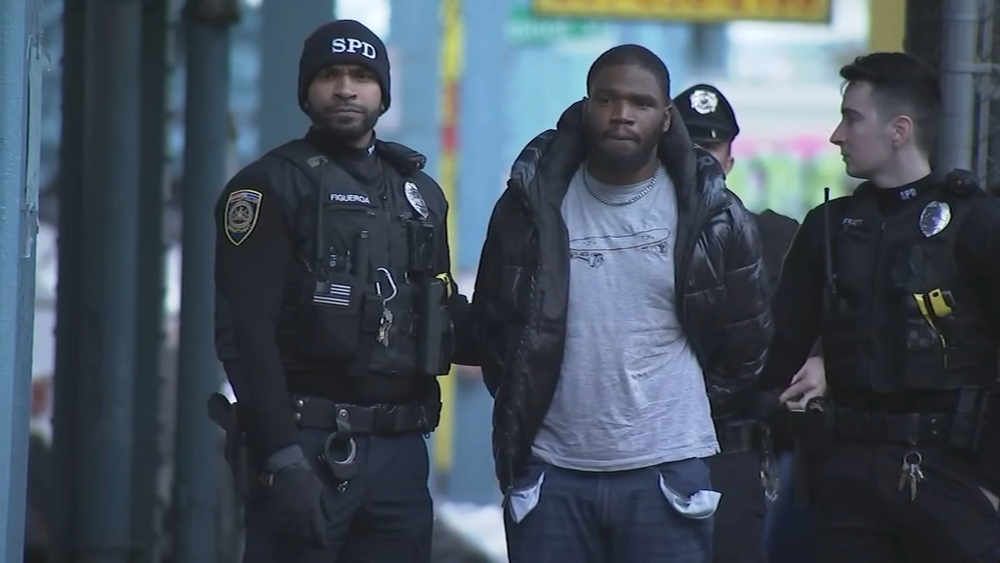 Suspect charged with murder in fatal stabbing at Center City Macy's
