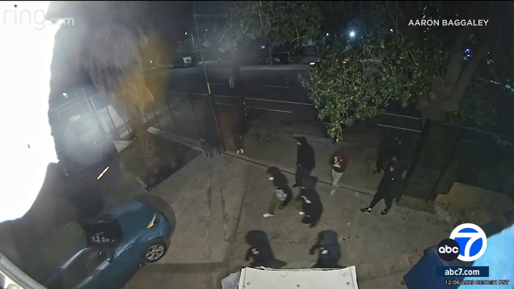 Video shows thieves slamming vehicle into gate during break-in