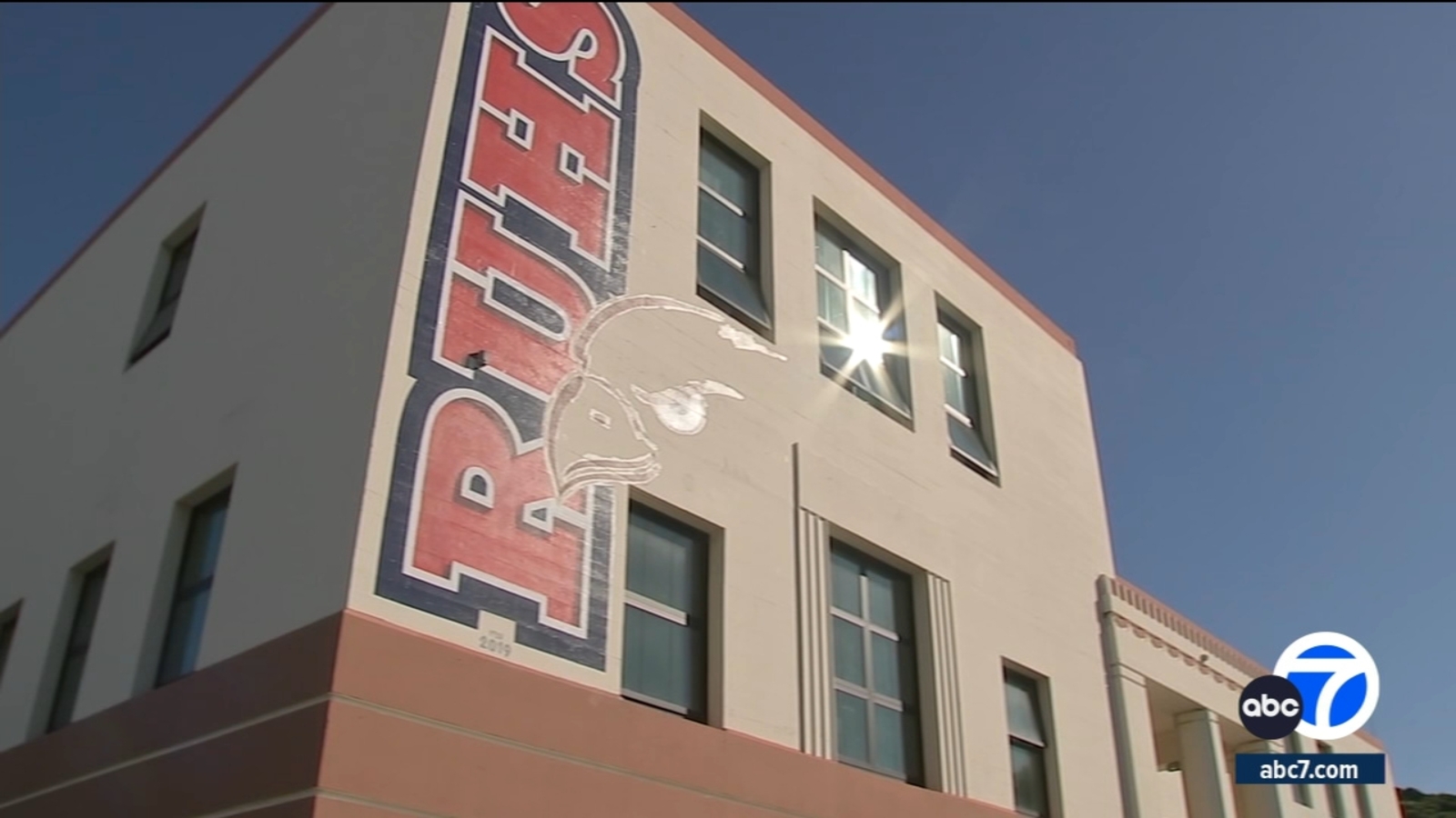 Redondo Union High School students to return to classes Thursday after 2 found with guns on campus - Vimarsana News