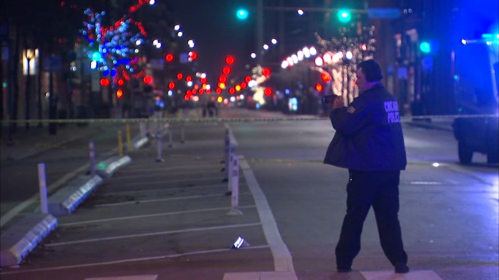 Chicago shooting Man shot on Clinton Street, found unresponsive on
