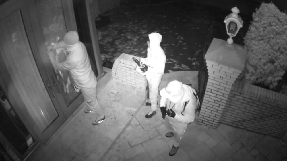 Gangs from South America break in to expensive homes with tech jammers
