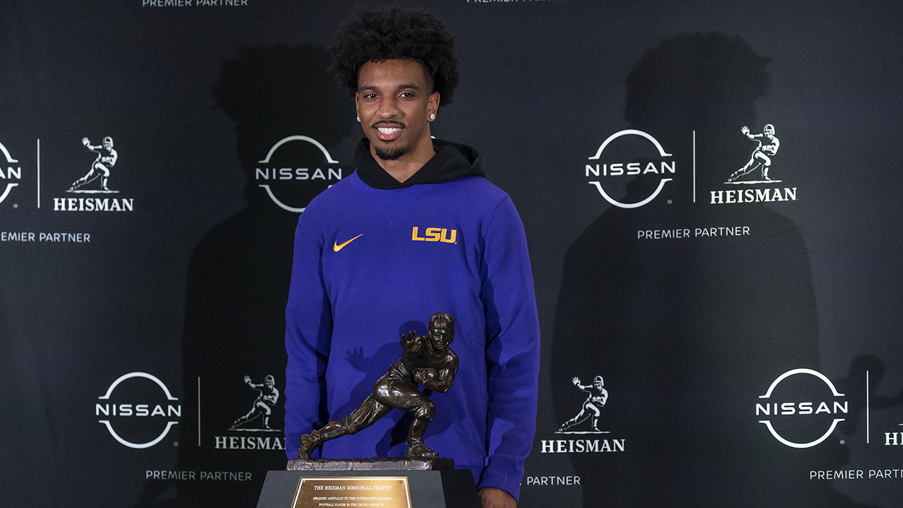 San Bernardino native Jayden Daniels downplays issues with Commanders, says he'd be 'blessed' in NFL draft - Vimarsana News