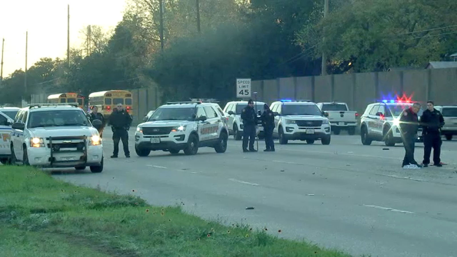 Deadly crash: Pedestrian hit and killed on W. Mount Houston Road, Harris County Sheriff's Office says - Vimarsana News
