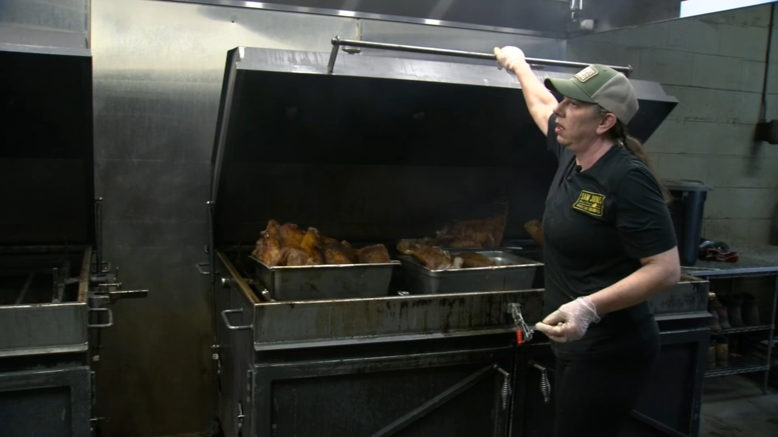 NC BBQ | Female pitmaster works to inspire, fill bellies at Sam Jones BBQ - Vimarsana News