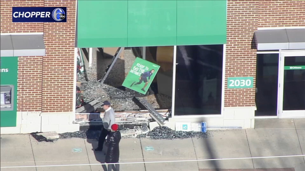 Car hits Citizens Bank in Cherry Hill, New Jersey