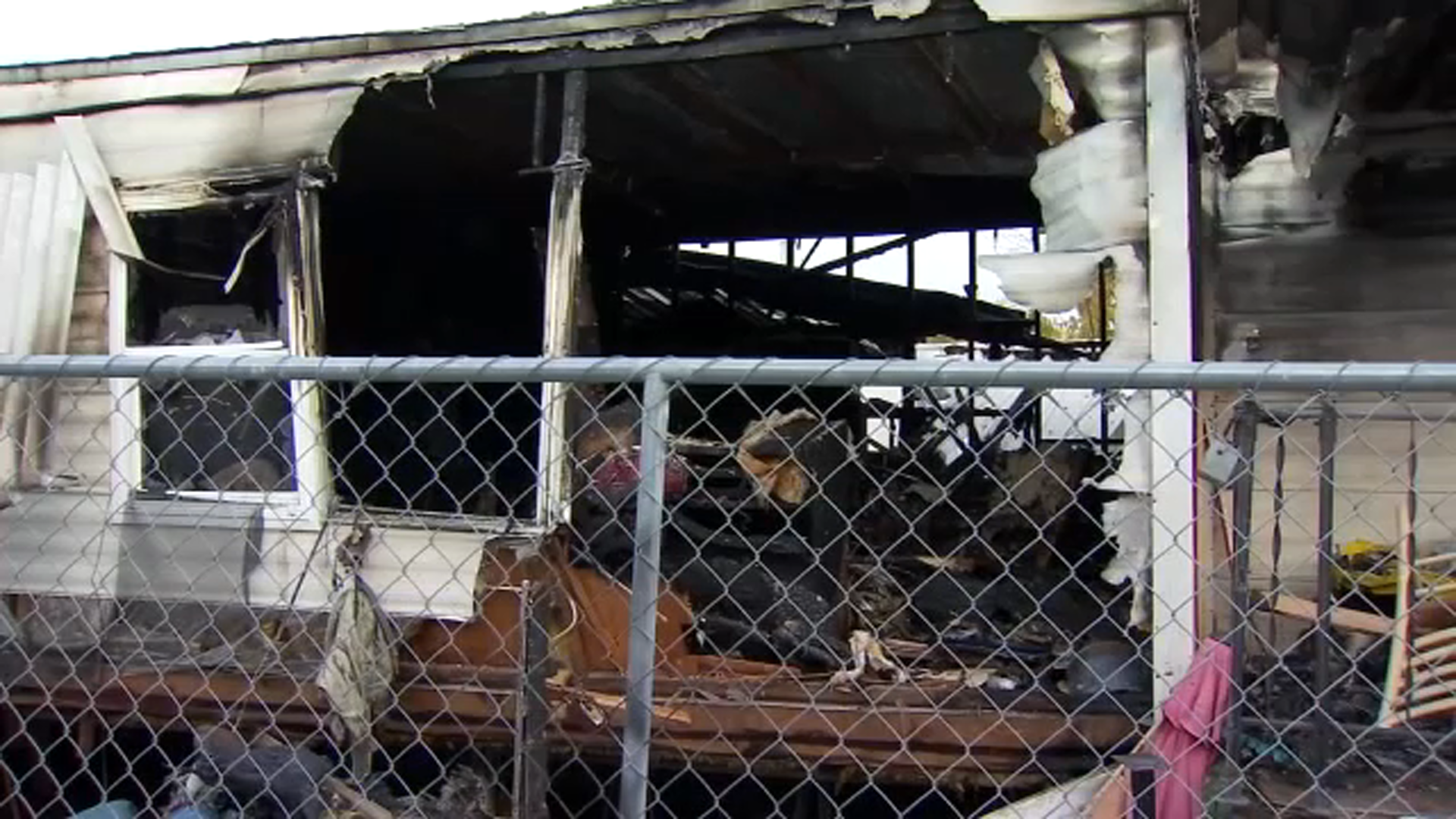 Woman loses everything after cooking fire destroys Fresno mobile home