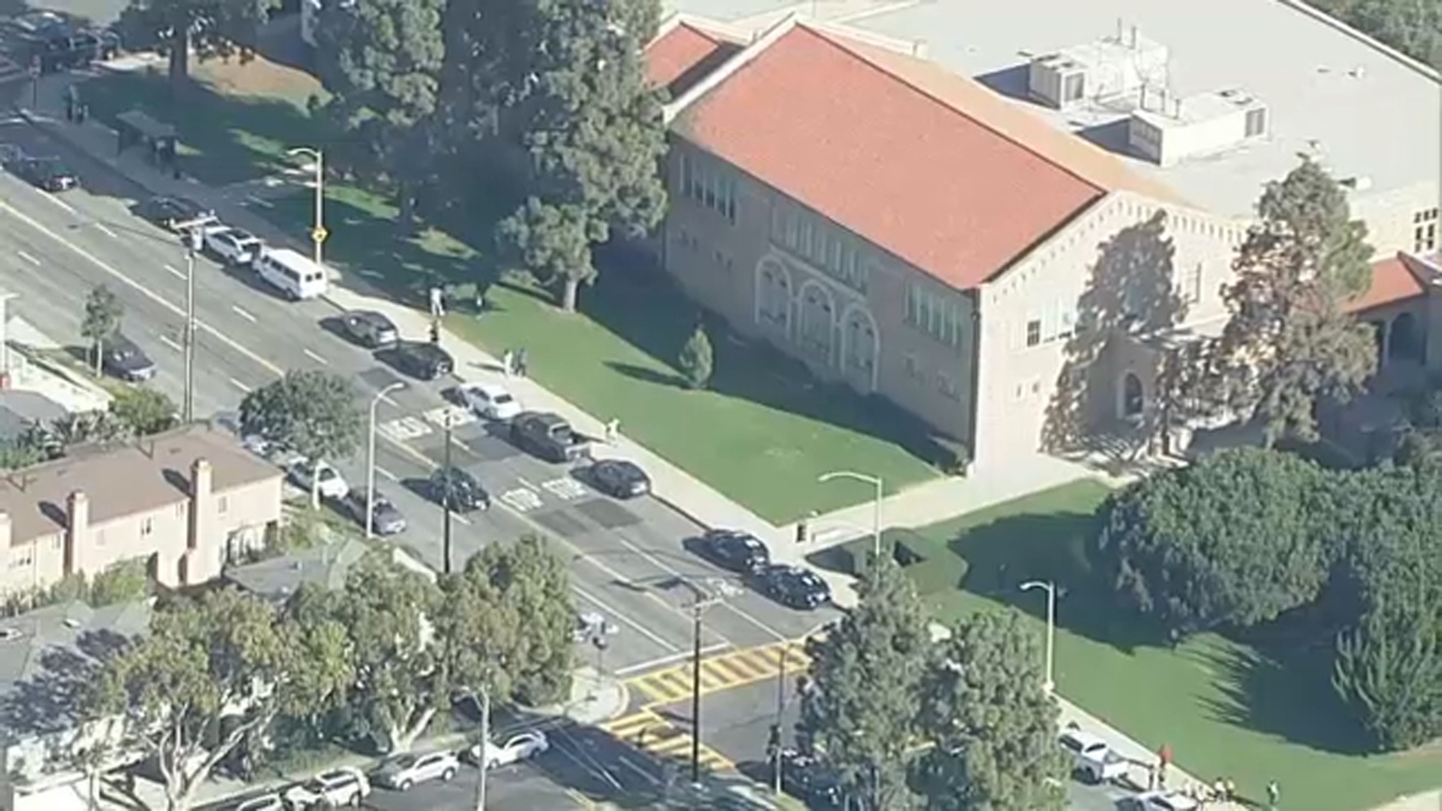El Segundo High School evacuated after district receives anonymous call about possible gun on campus - Vimarsana News
