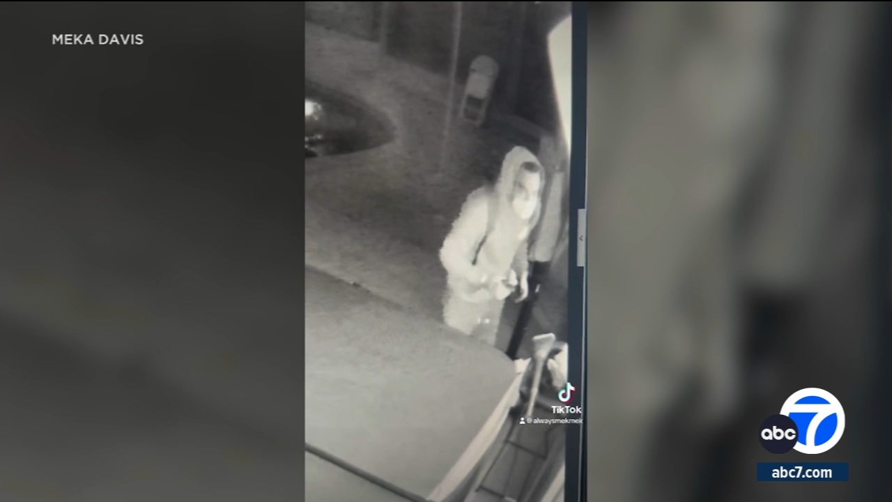 Intruder breaks into Lakewood home with family inside