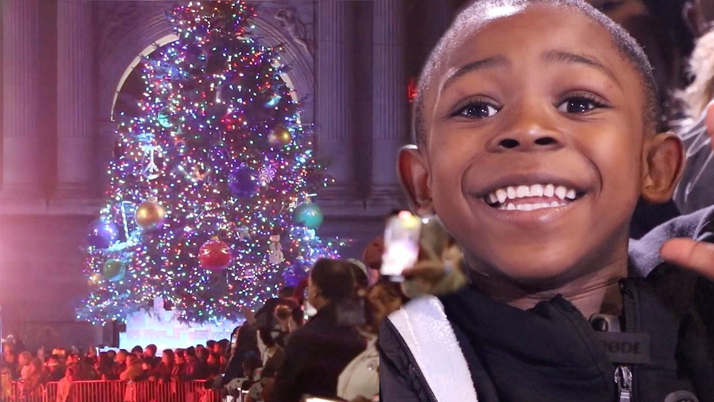 'Philly Holiday Parade' kicks off season-long celebration in city