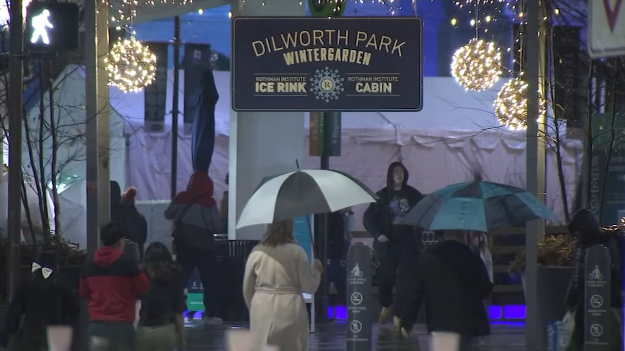 Philadelphians enjoy Christmas markets ahead of heavy downpour