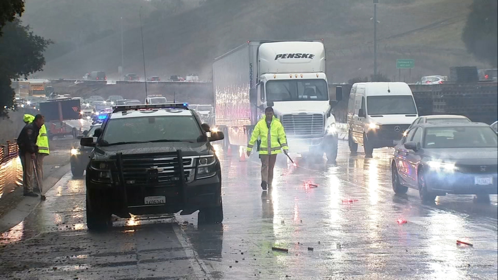3 dead, 5 injured after crash on southbound I680 in Pleasanton; CHP